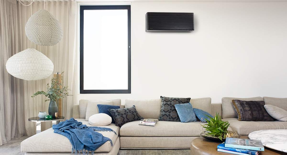 Daikin Zena black in living room