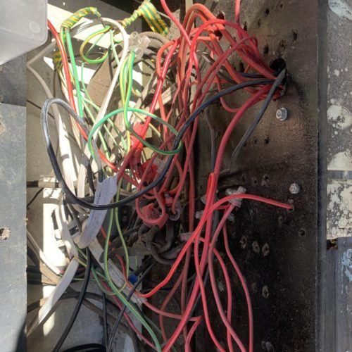 Bad-Wiring-3-pkx9dof8mxcdsa8ggz6moz0gk9uyay0tuz26ce762w.jpg