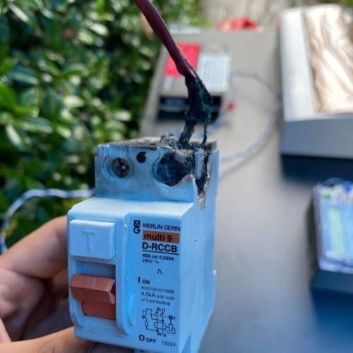 bad-wiring-leading-to-melted-breaker-3-1-plolwsrmkoay874hjglrr0vsln89agr6u4t2ymbwqw.jpeg