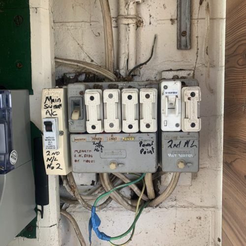 exposed-switchbord-wiring-1-pl9izx7uj4ub2p5bw2wuk3tdtpfqp6y8bz6hotpp54.jpg