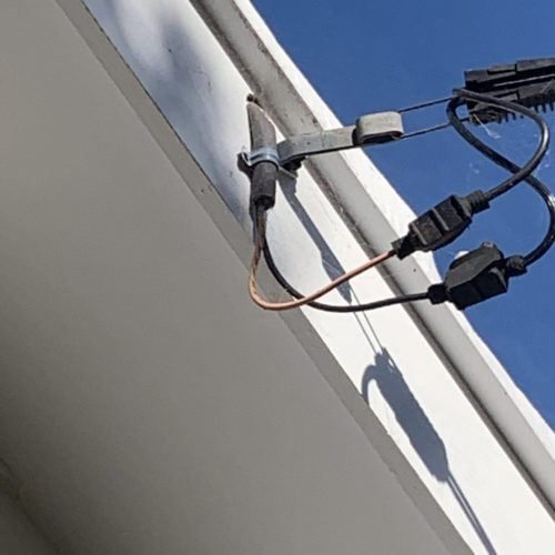 main-outdoor-electrical-hazard-Naked-mains-2-pl9j1r0jtjcdnehr7vcqen7neoffo07fx0uha7051k.jpg
