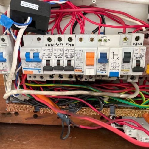 swichbord-arcing-circuit-causing-fault-wring-melted-2-pl9j6f9nsvqpdlpcxe2yayr5qne4xtre85me6q2o3s.jpg