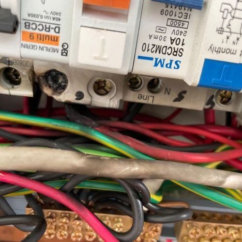 swichbord-arcing-circuit-causing-fault-wring-melted-3-pl9j76izb2s0qalri7v4t9viytns51rlzwjh3qy93c.jpg